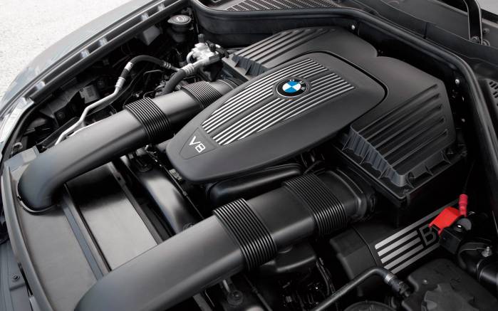 Широкоформатные обои Двигатель BMW X5 2007, Двигатель БМВ (BMW X5 2007)