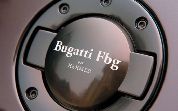 Широкоформатные обои Бензобак Bugatti Veyron Hermes, Крышка бензобака Бугатти Вейрон Герсмес (Bugatti Veyron Hermes)