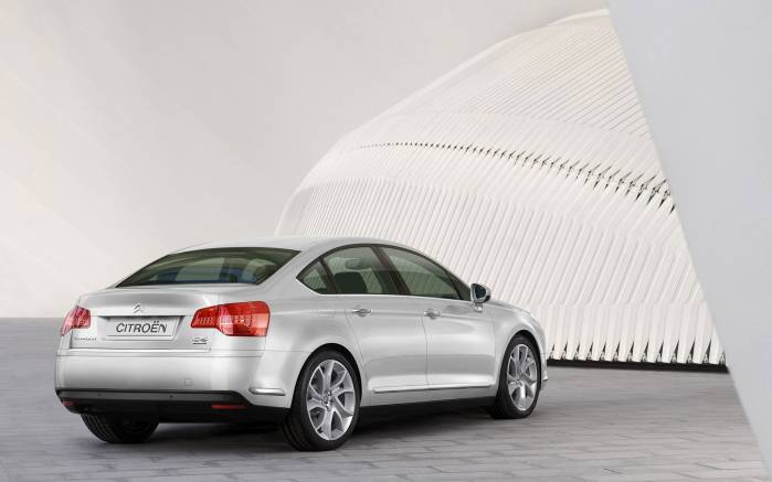 Широкоформатные обои Вид сзади Citroen C5 2008, Вид сзади Ситроен (Citroen C5 2008)