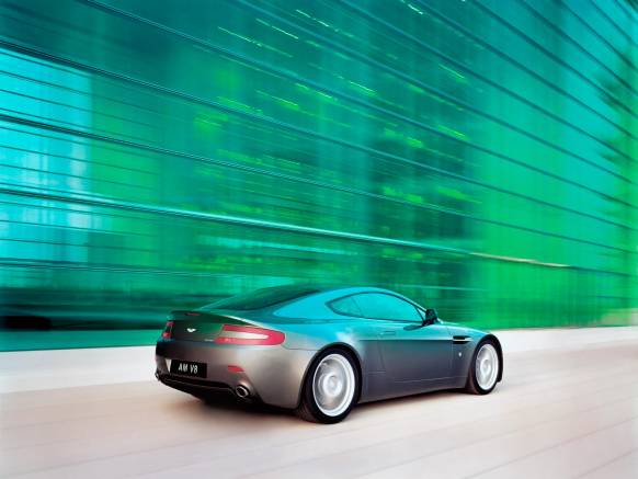 Широкоформатные обои Aston Martin V8 Vantage, Астон Мартин (Aston Martin V8 Vantage)