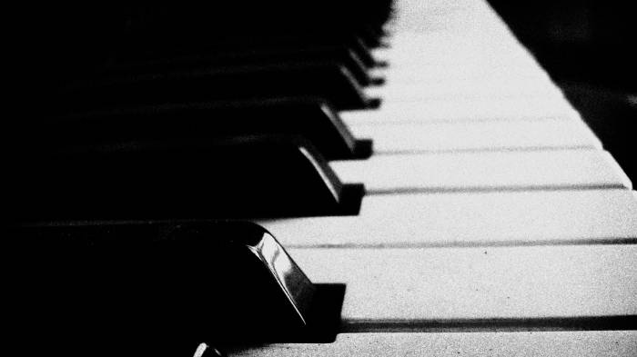 Широкоформатные обои Пианино, Черно-белая клавиатура пианино