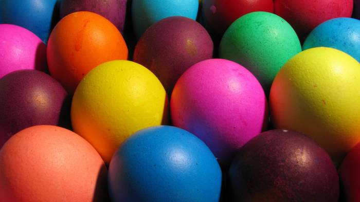 Широкоформатные обои Много пасхальных яиц, Разноцветные яйца