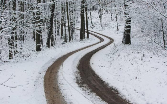 Широкоформатные обои Извилистая дорога, Зимняя извилистая дорога