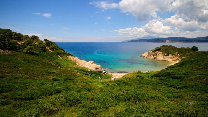 Широкоформатные обои Остров Скиатос, Маленький остров в Греции