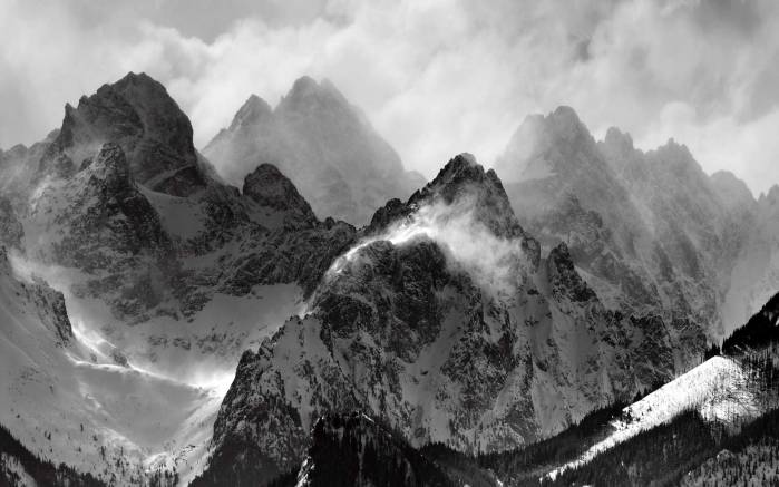 Широкоформатные обои Мистический горный кряж, Таинственные горы