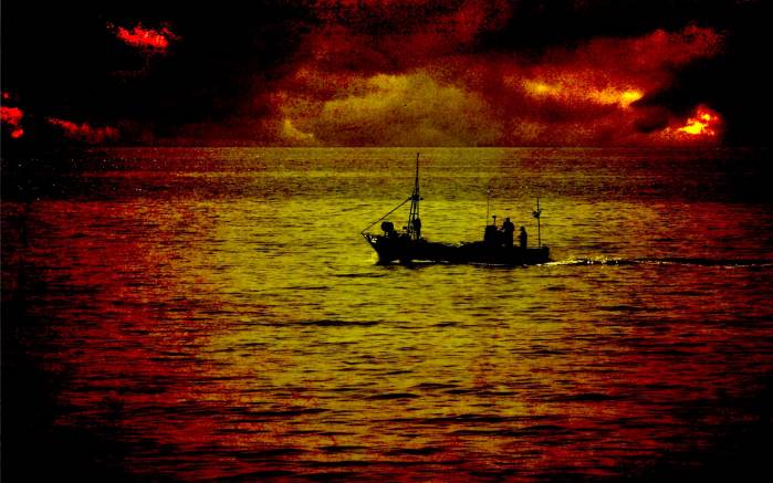 Широкоформатные обои Морской пейзаж, Одинокий корабль перед грозой