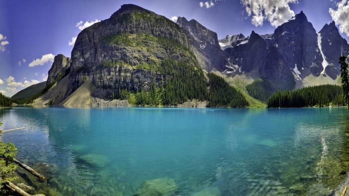 Широкоформатные обои Панорама озера, Серебристые воды