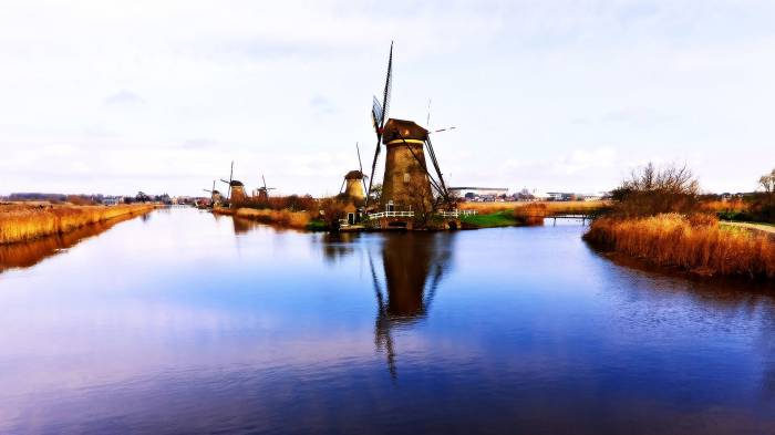 Широкоформатные обои Голландские мельницы, Речные мельницы