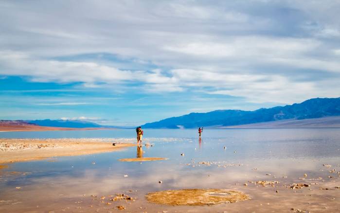 Широкоформатные обои Мертвая вода, Долина смерти в Калифорнии