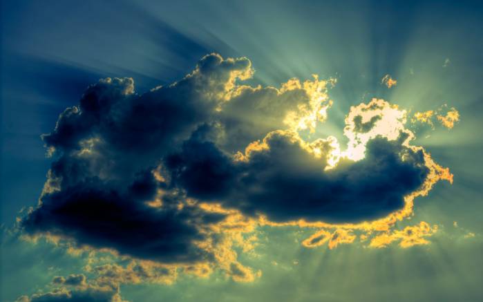 Широкоформатные обои Обрывок облаков, Солнце покрытое облаками