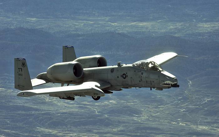 Широкоформатные обои A10 Warthog, A10 Вартхог с зубами
