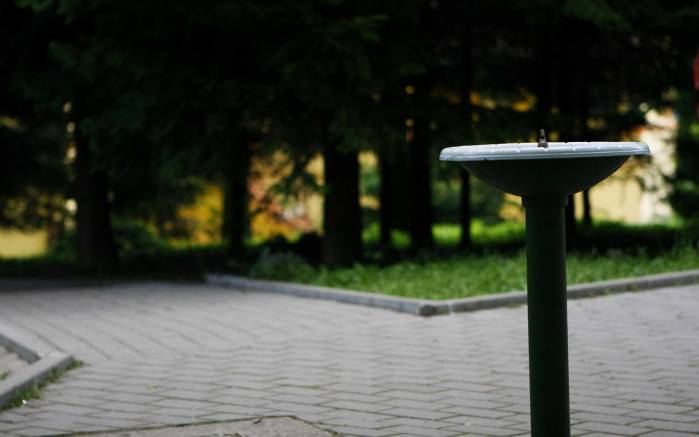 Широкоформатные обои Питьевой фонтанчик, Питьевой фонтанчик в парке