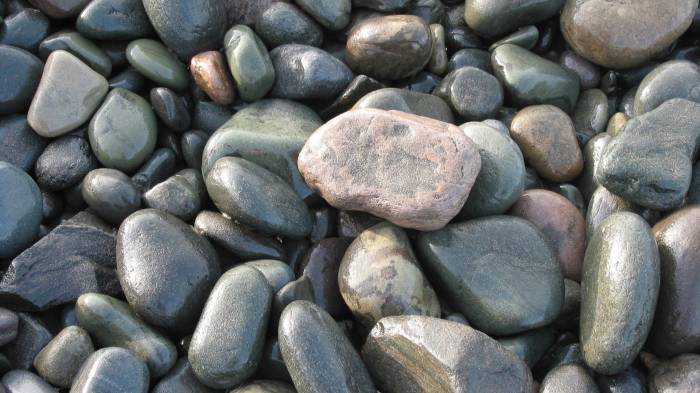 Широкоформатные обои Влажные камни, Морские камни