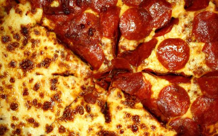Широкоформатные обои Аппетитно, Пицца и омлет аппетитно выглядят