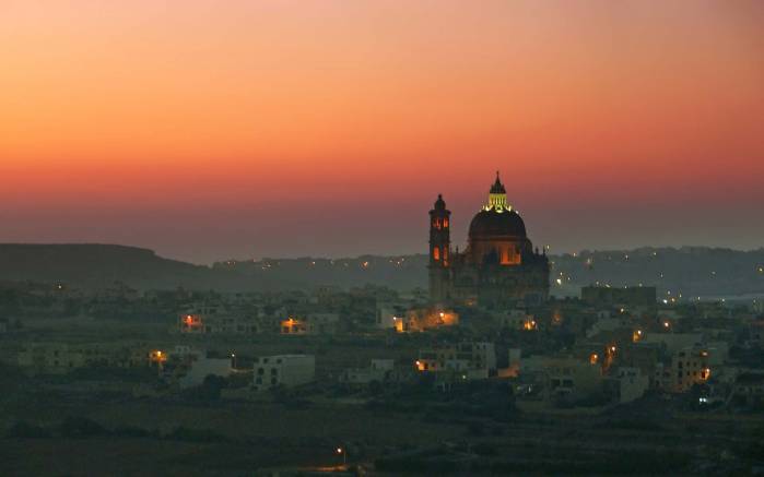 Широкоформатные обои Нежный закат на Мальте, Заход солнца на Мальте