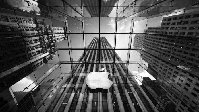 Широкоформатные обои Big Apple, Корпорация