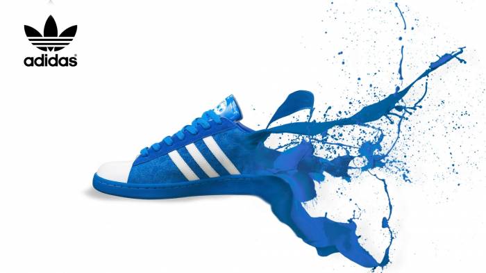 Широкоформатные обои Синий Adidas, Кроссовок в краске