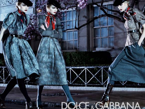 Широкоформатные обои D and G, Одежда от Dolce & Gabbana