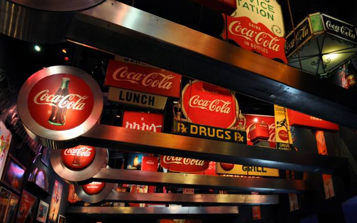 Широкоформатные обои Империя Coca-Cola, Реклама империи Coca-Cola