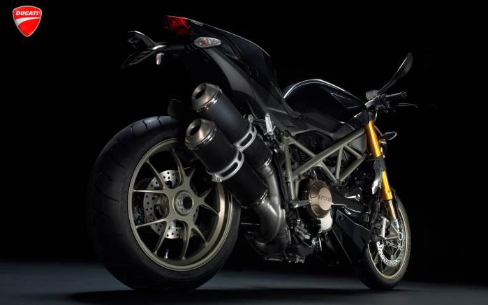 Широкоформатные обои Вид сзади Ducati Streetfighter, Мотоцикл Дукати Стритфайтер (Ducati Streetfighter)