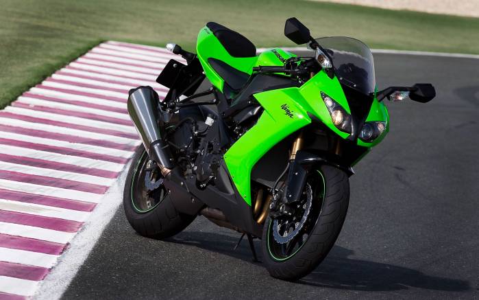 Широкоформатные обои 2008 Kawasaki ZX10R на  треке, Кавасаки 2008 года на треке (2008 Kawasaki ZX10R)