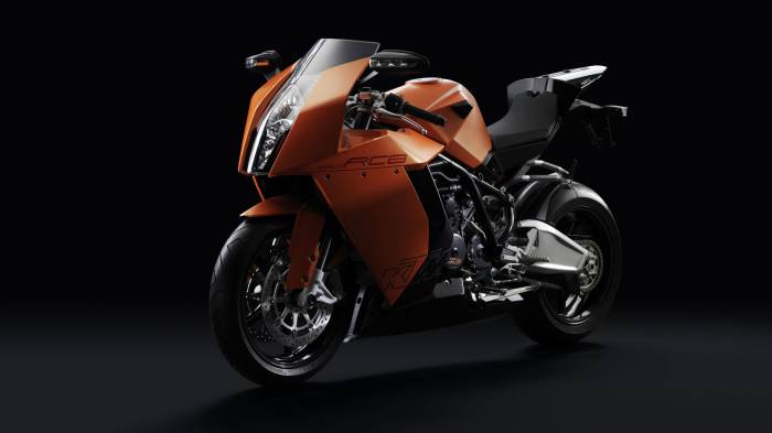 Широкоформатные обои KTM 1190 RC8, Оранжевый зверь