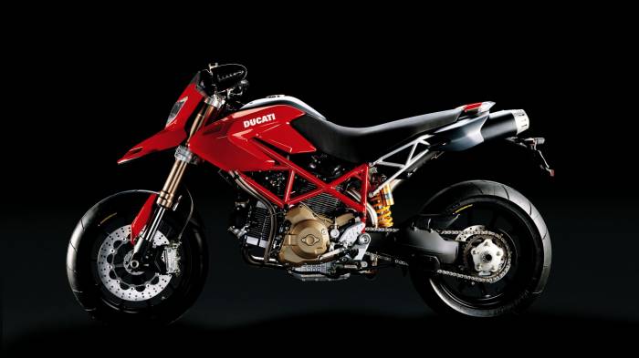 Широкоформатные обои Ducati Hypermotard, Превосходный Ducati