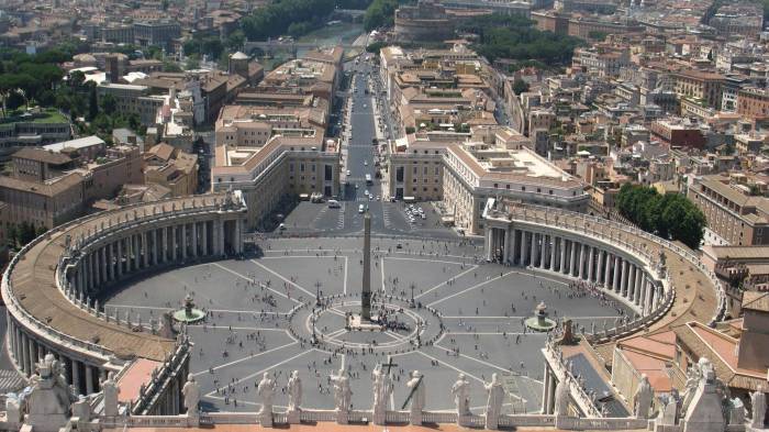 Широкоформатные обои Площадь San pietro, Итальянская площадь