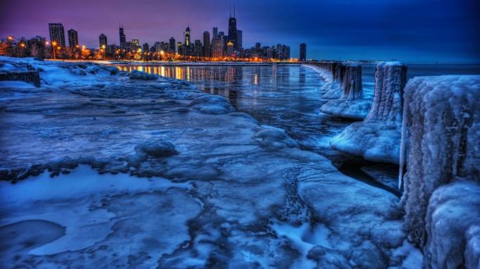 Широкоформатные обои Голубая вода, Город на голубой воде